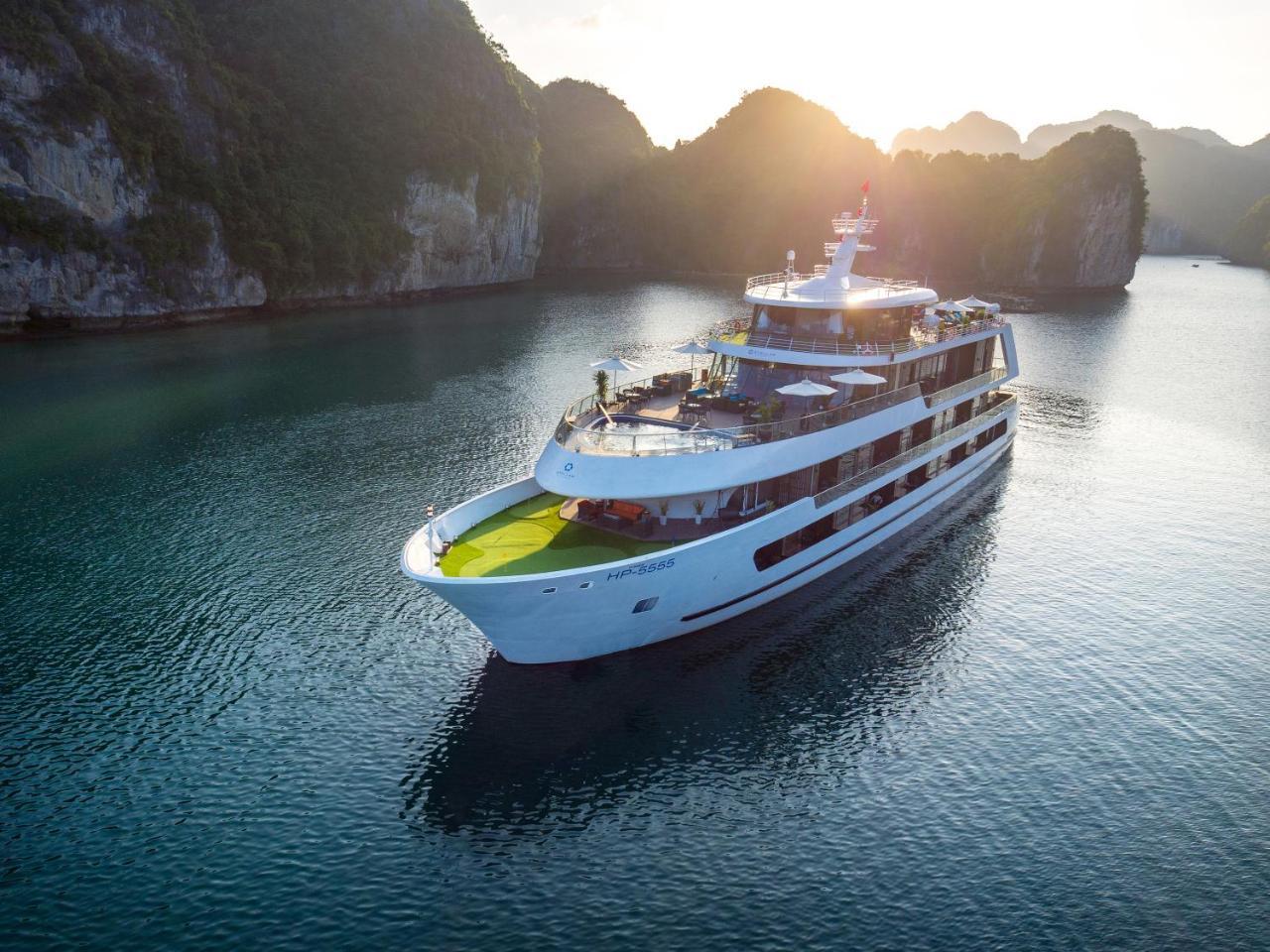 Hotel Stellar Of The Seas Cruise Ha Long Exterior foto